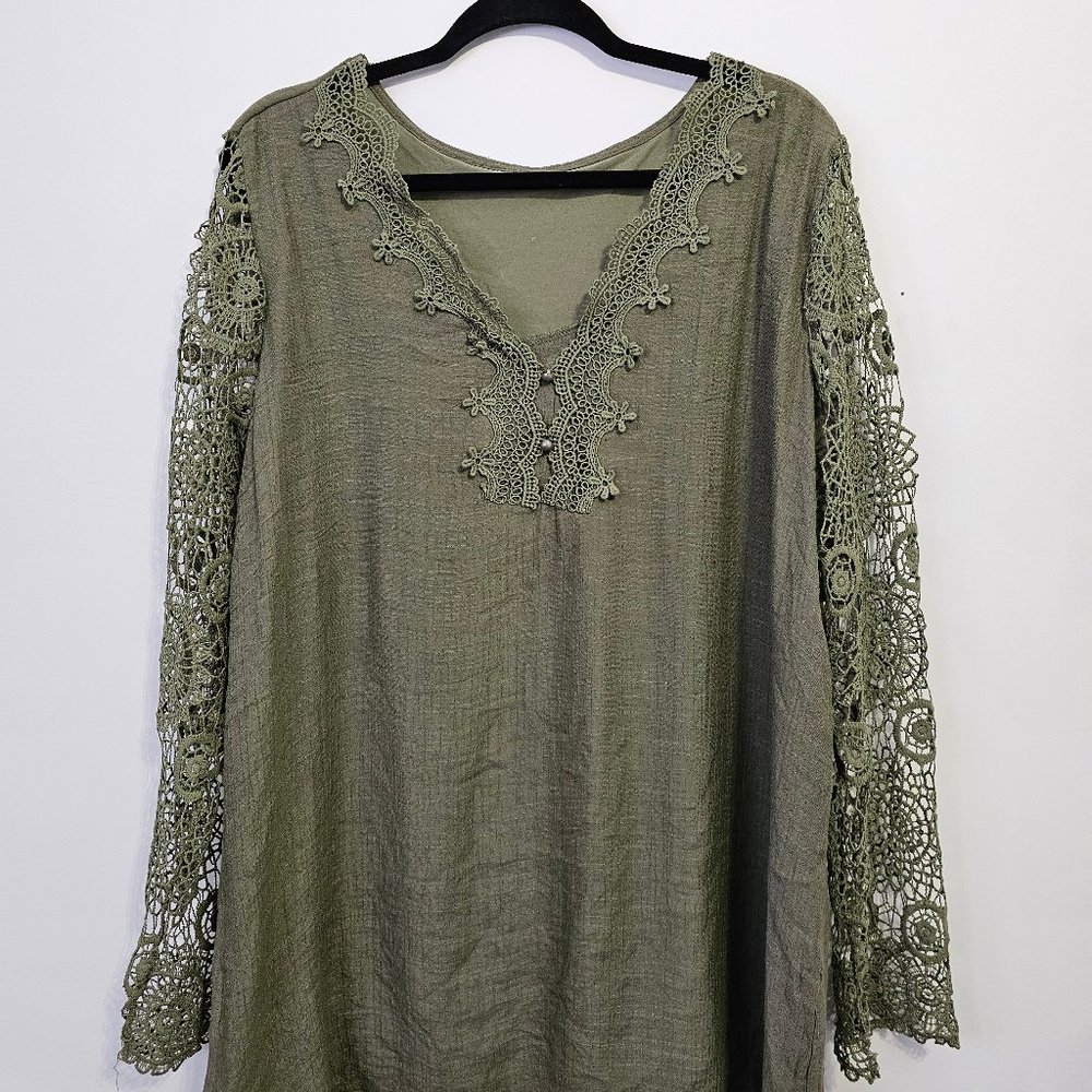GUC Crochet Sleeve tunic top in Size Large